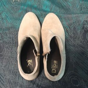 Diba Lovely Taupe Suede Booties